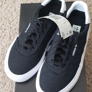 Adidas Boy 3MCJ Skateboarding.